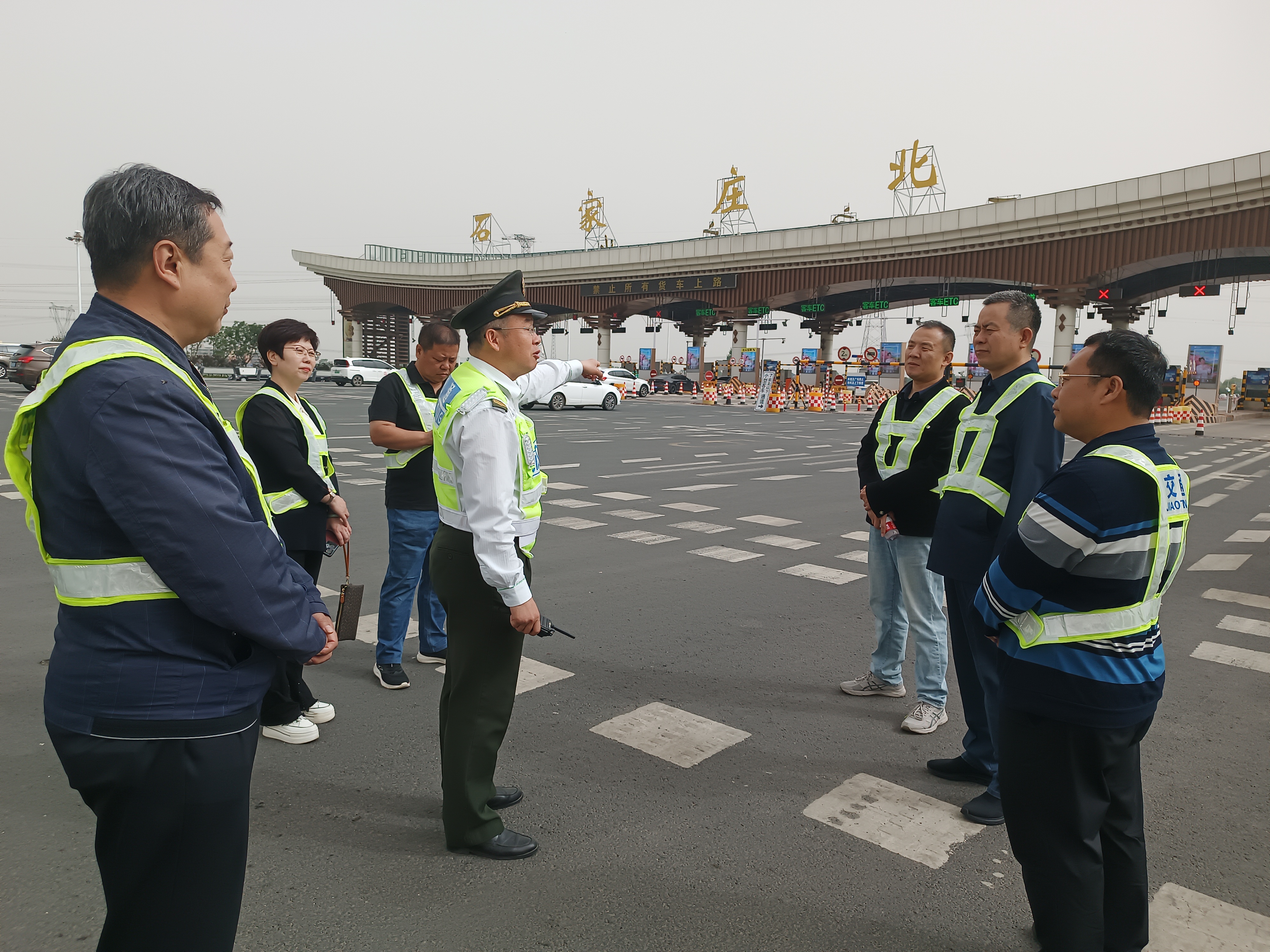 省国资委二级巡视员刘喜增到石太公司石家庄北站进行五一假期督导检查